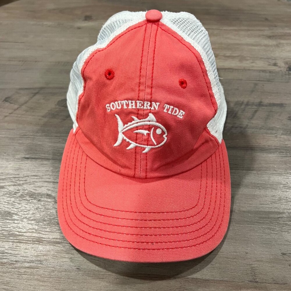 Southern Tide Skipjack Fish Logo Mesh Trucker Hat In Coral & White